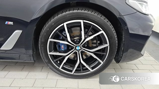 BMW 5 Series (G30) id 3878621 из Кореи 15