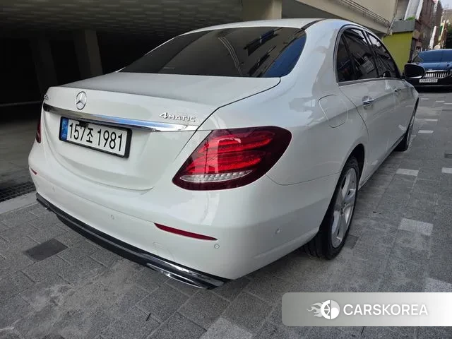 Mercedes-Benz E-Class W213 2018 Белый из Кореи, фото 5