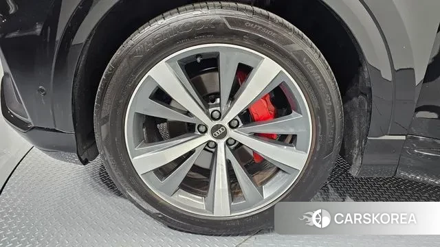 Audi Q8 (4M) id 3630110 из Кореи 15