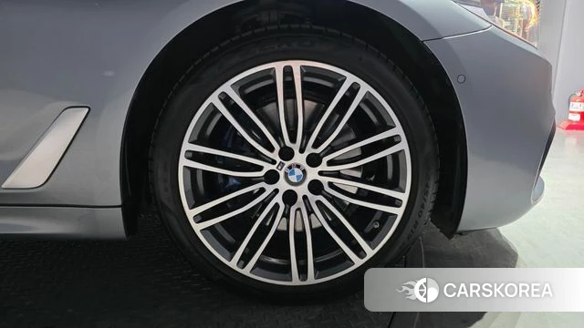 BMW 5 Series (G30) id 3860910 из Кореи 15