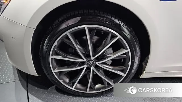 Maserati Ghibli id 3053443 из Кореи 15