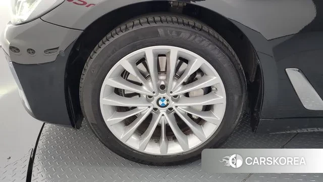 BMW 5 Series (G30) id 3373288 из Кореи 15