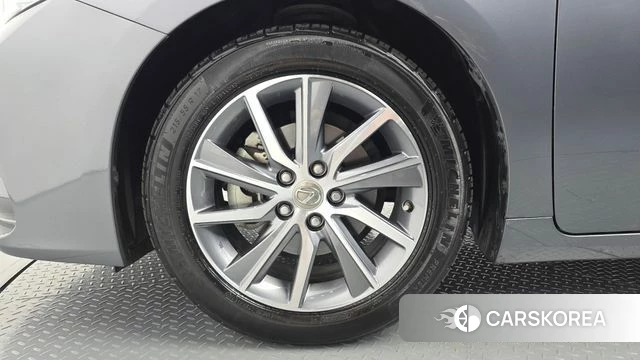 Lexus New ES300h id 4642976 из Кореи 29