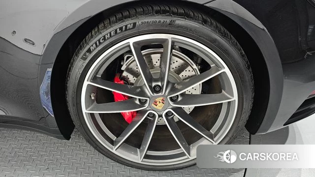 Porsche 911(992) id 3842821 из Кореи 15