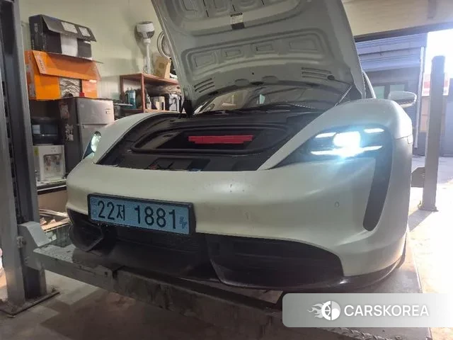 Porsche Taycan 2021 Белый из Кореи, фото 5
