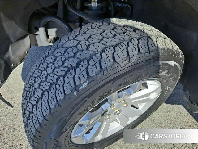 Chevrolet (GM Daewoo) Real New Colorado 2021 Черный из Кореи, фото 6