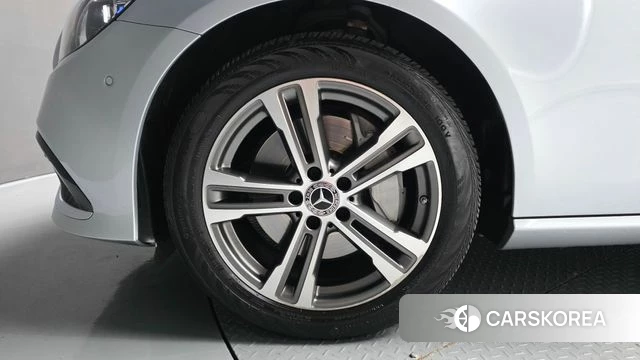 Mercedes-Benz E-Class W213 id 4881269 из Кореи 31