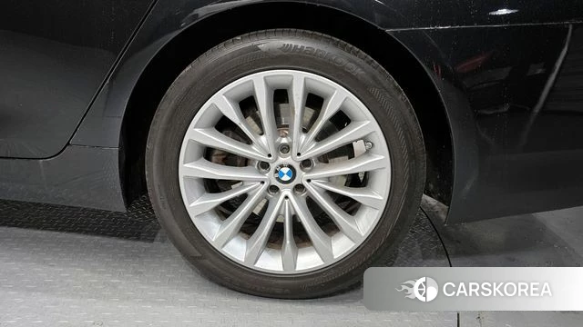 BMW 5 Series (G30) id 3840162 из Кореи 15