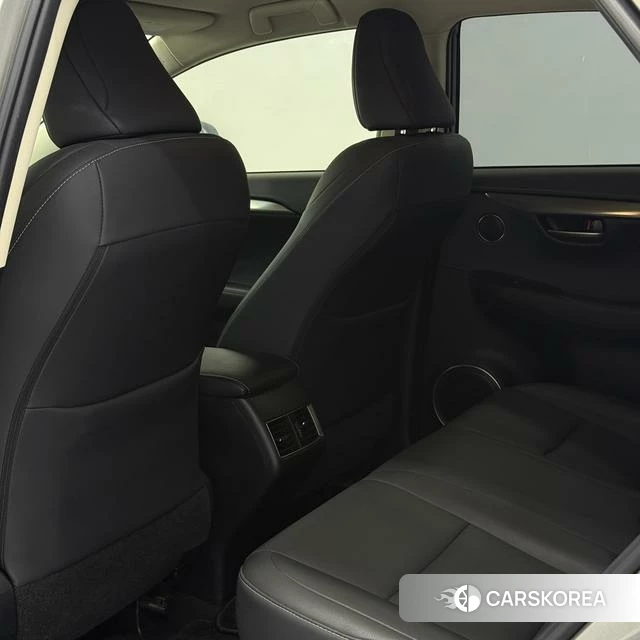 Lexus NX id 4259230 из Китая 19