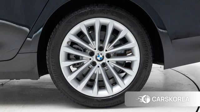 BMW 5 Series (G30) 2023 Черный из Кореи, фото 5