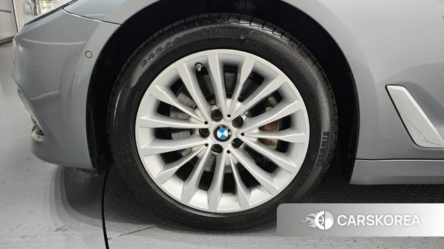 BMW 5 Series (G30) id 4477452 из Кореи 28