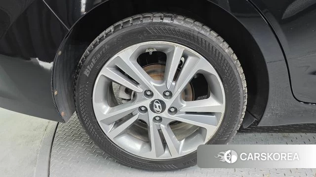 Hyundai Avante AD id 3937301 из Кореи 15