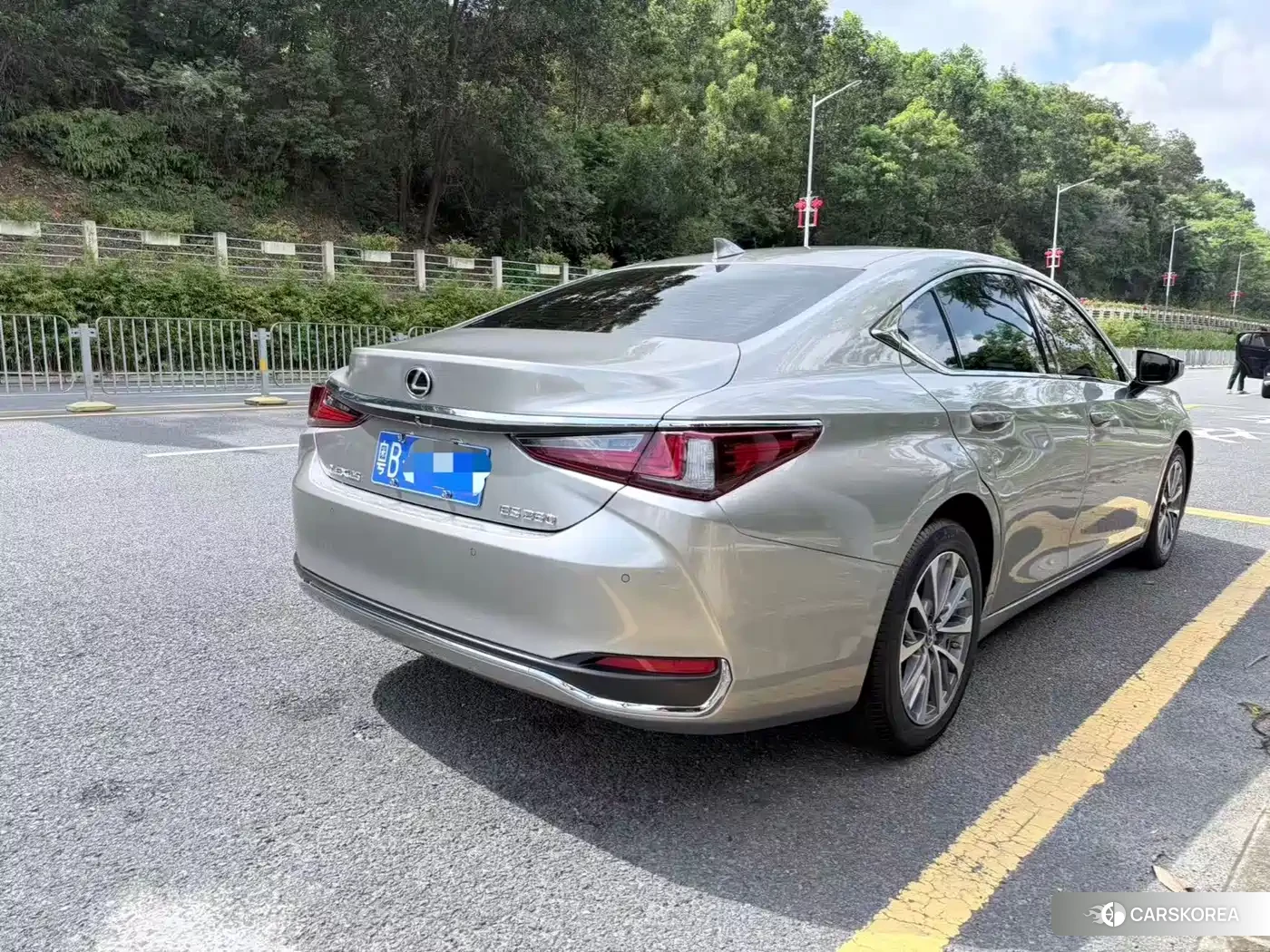 Lexus ES 2022 Silver/gray из Китая, фото 5