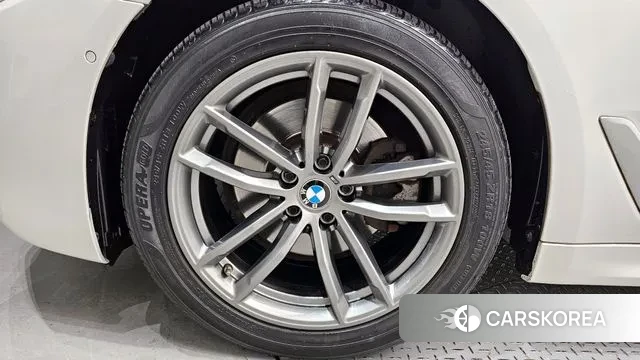 BMW 5 Series (G30) id 3709453 из Кореи 15