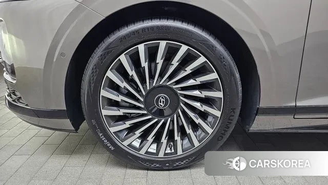 Hyundai Grandeur (GN7) id 2905410 из Кореи 15