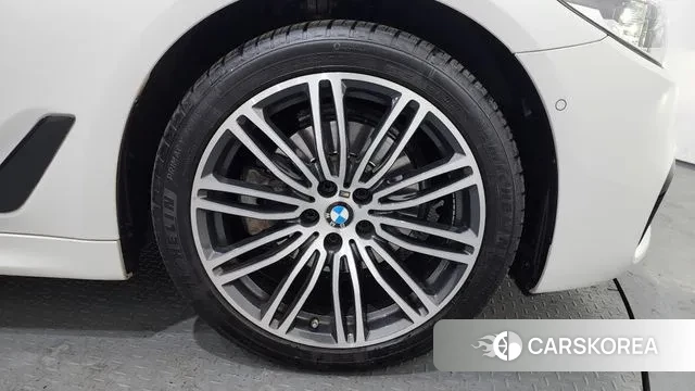 BMW 5 Series (G30) id 3682685 из Кореи 15