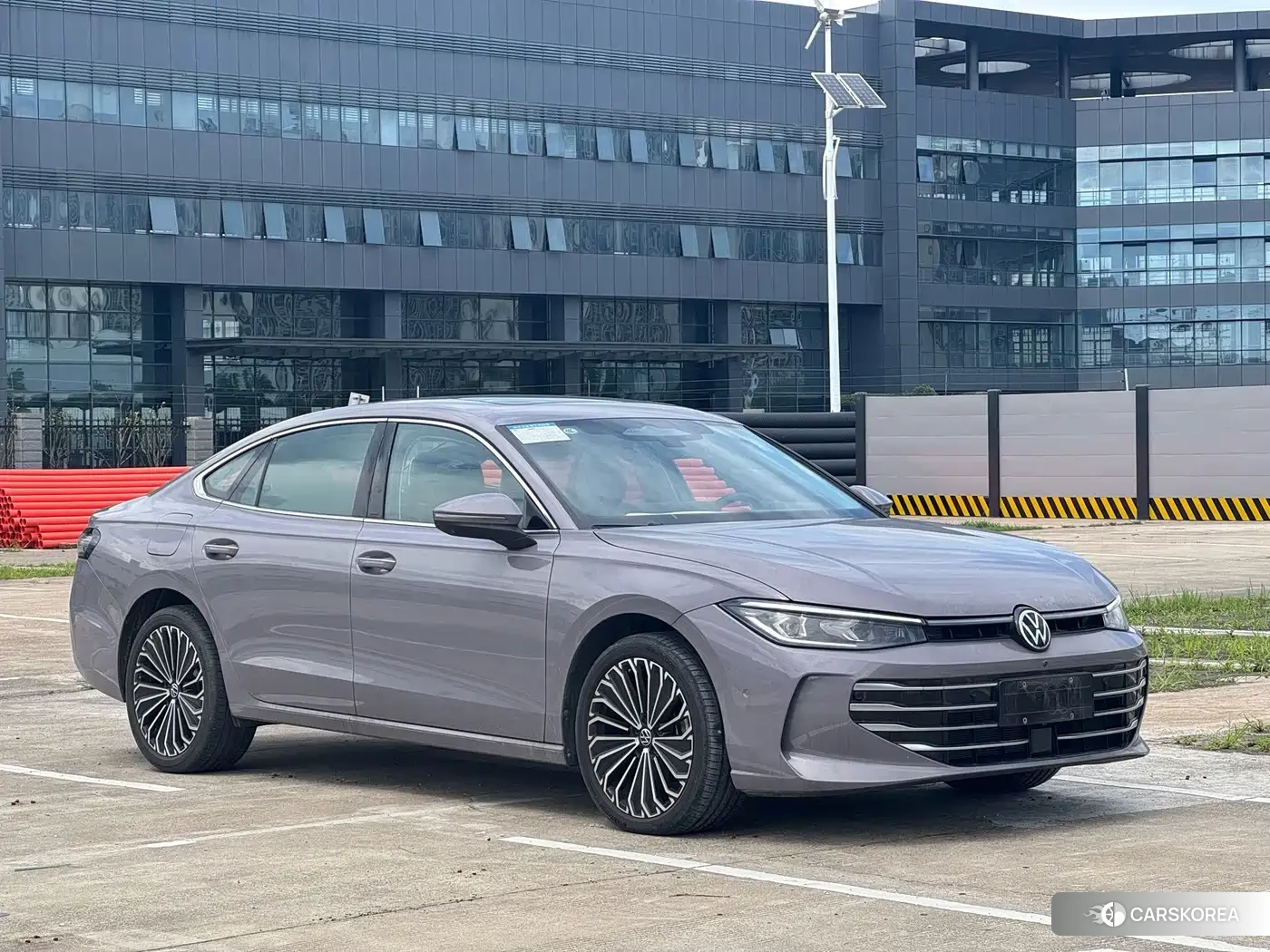 Volkswagen Passat 2024 Silver/gray из Китая, фото 6