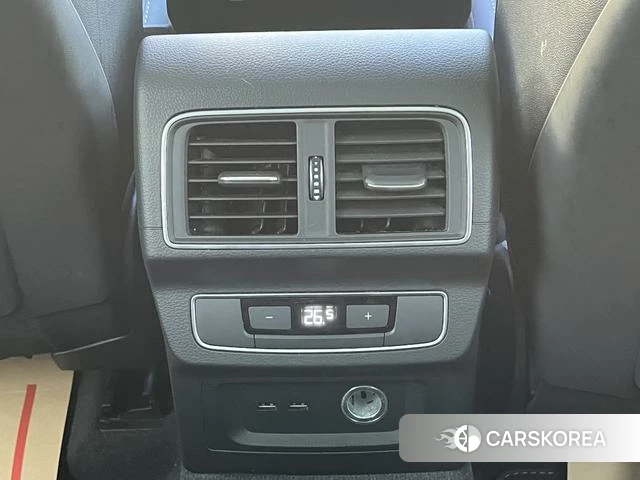 Audi Q5L id 4275774 из Китая 25