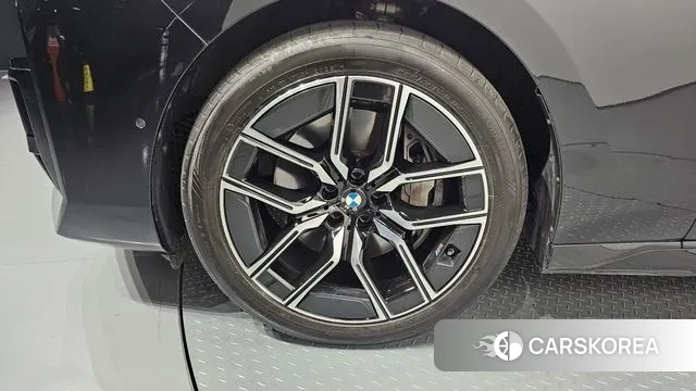 BMW 7 Series (G70) id 3036337 из Кореи 15