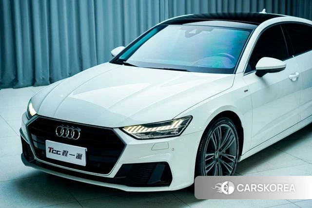 Audi A7 2023 Белый из Китая, фото 5