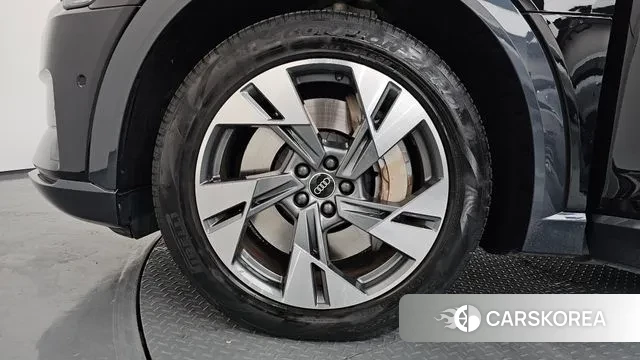 Audi e-Tron id 3759716 из Кореи 15