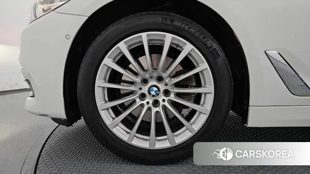 BMW 5 Series (G30) id 4683939 из Кореи 28