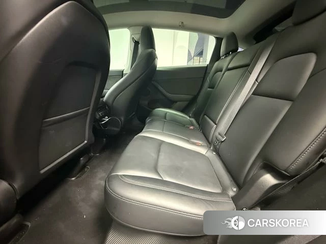 Tesla Model Y 2023 Черный из Китая, фото 5