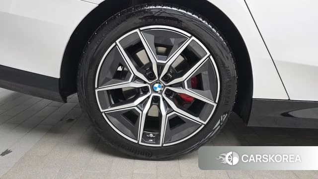 BMW 5 Series (G60) id 4387746 из Кореи 15