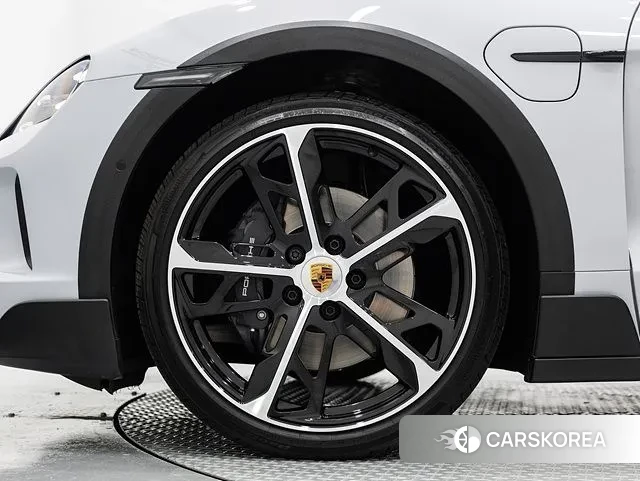 Porsche Taycan id 3477341 из Кореи 15