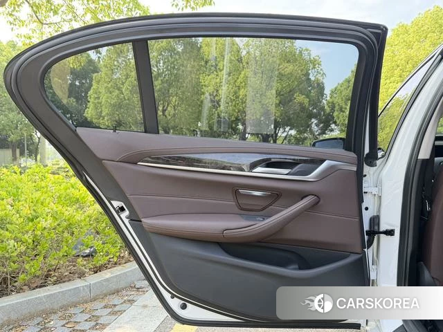 BMW 5 series id 4368104 из Китая 13