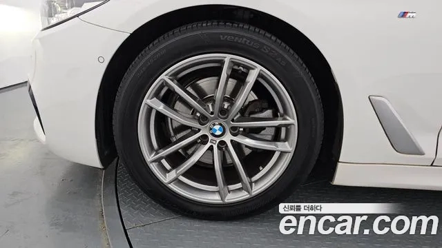 BMW 5 Series (G30) id 2870119 из Кореи 15