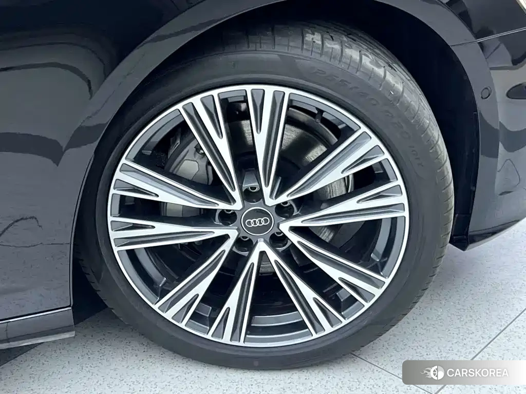 Audi A6L id 4559644 из Китая 28