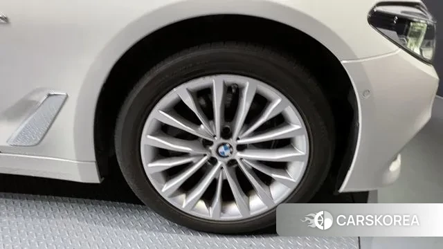 BMW 5 Series (G30) id 3055669 из Кореи 15