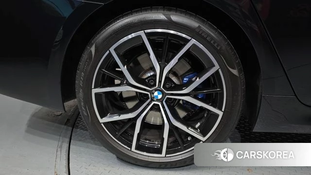 BMW 5 Series (G30) id 4294073 из Кореи 30