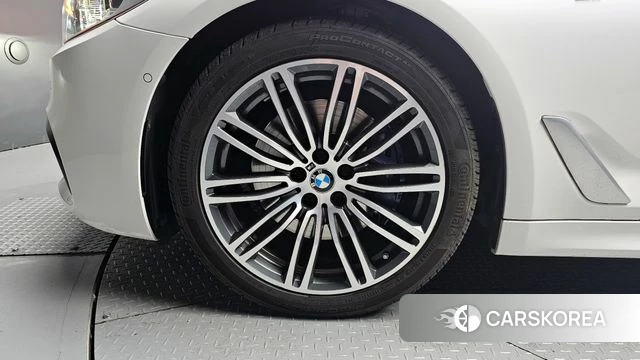 BMW 5 Series (G30) id 4284439 из Кореи 30