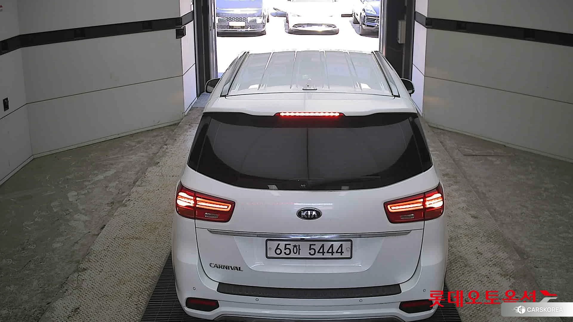 Kia Carnival id 4296917 из Кореи 33