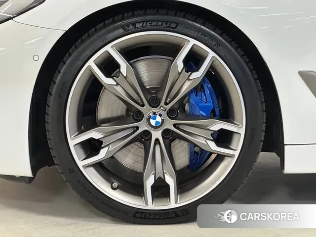 BMW 5 Series (G30) id 3334606 из Кореи 15