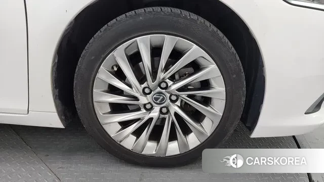 Lexus ES300h 7th generation id 3443979 из Кореи 15