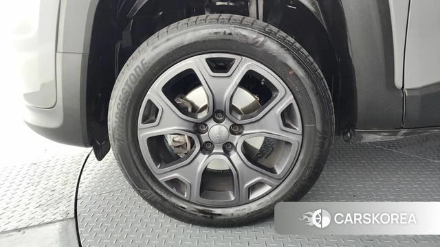 Jeep Renegade id 4376560 из Кореи 31