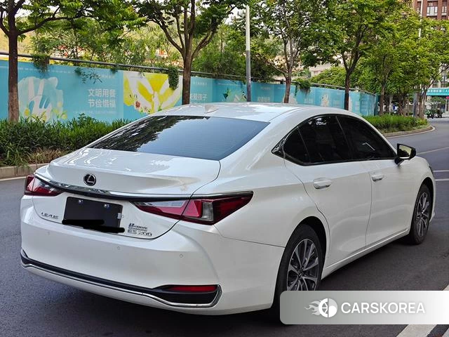 Lexus ES id 4278043 из Китая 16