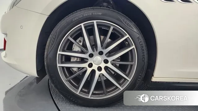 Maserati Ghibli id 3350361 из Кореи 15