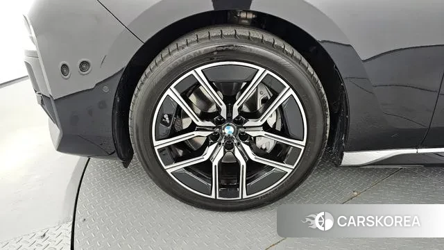 BMW 7 Series (G70) id 3142193 из Кореи 15