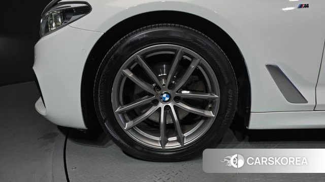 BMW 5 Series (G30) id 3814415 из Кореи 15