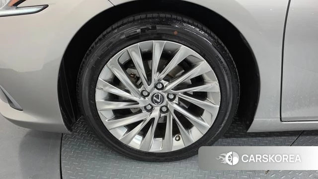 Lexus ES300h 7th generation id 4746069 из Кореи 34