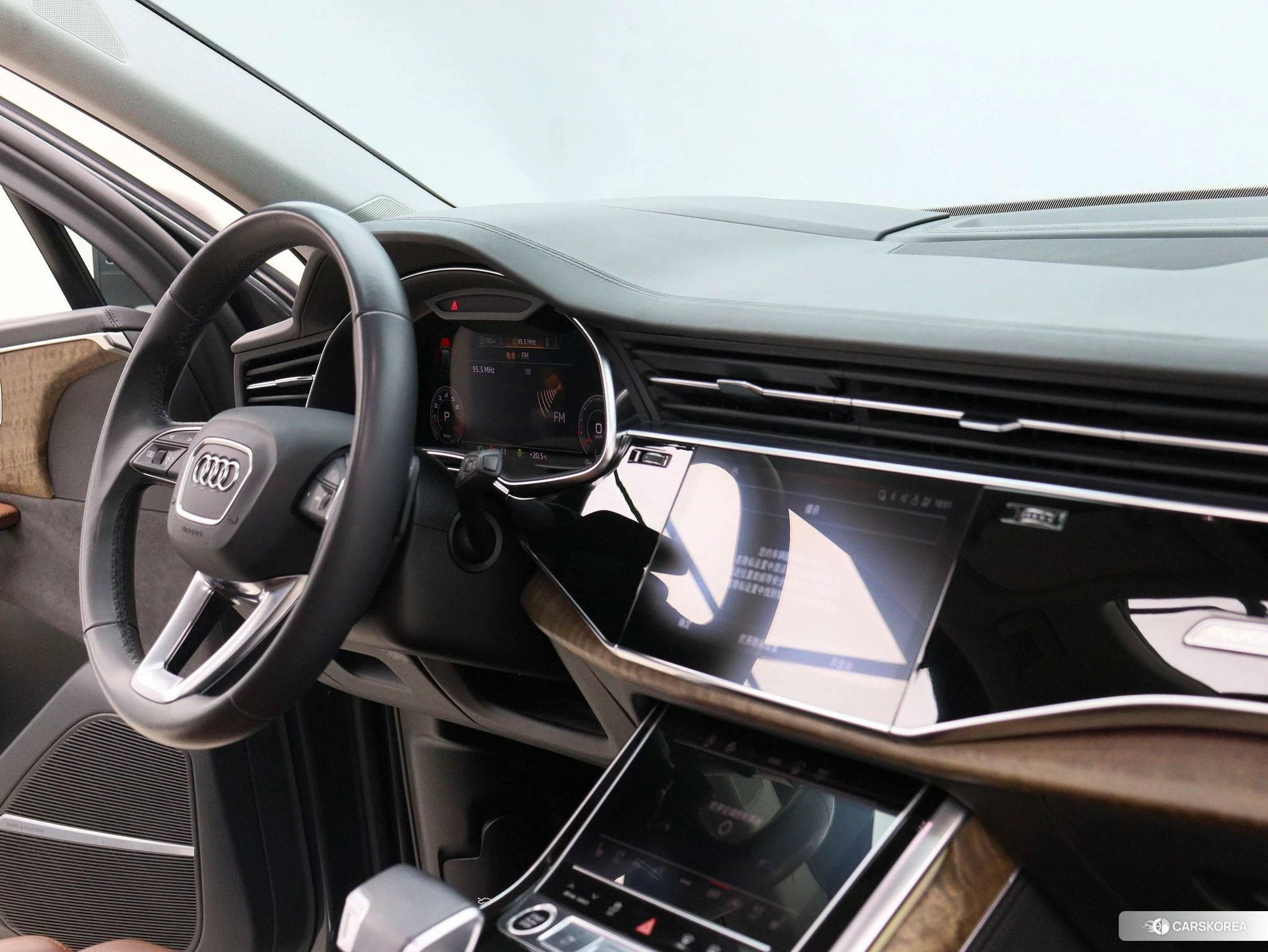 Audi Q7 id 4467562 из Китая 31