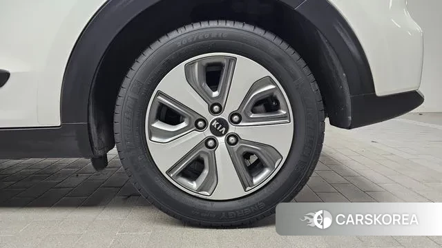 Kia Niro id 3505190 из Кореи 15