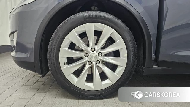 Tesla Model X id 3893502 из Кореи 15