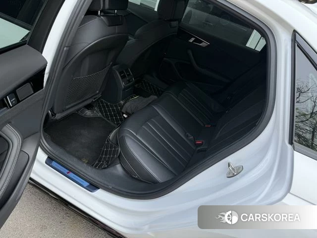Audi A4L 2024 Белый из Китая, фото 5