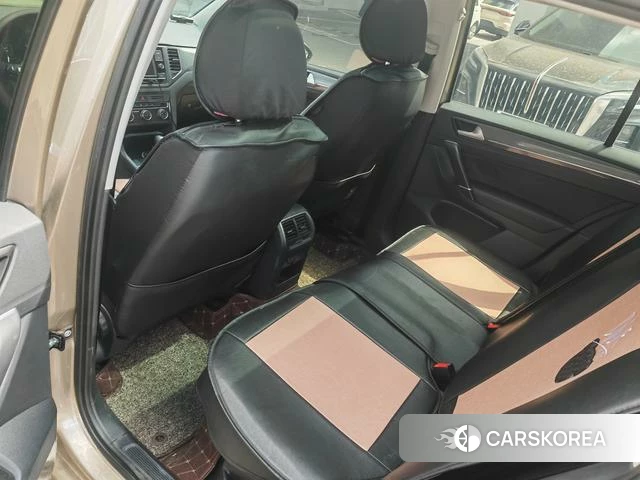 Volkswagen Golf*Jiayu 2018 Шампань из Китая, фото 5