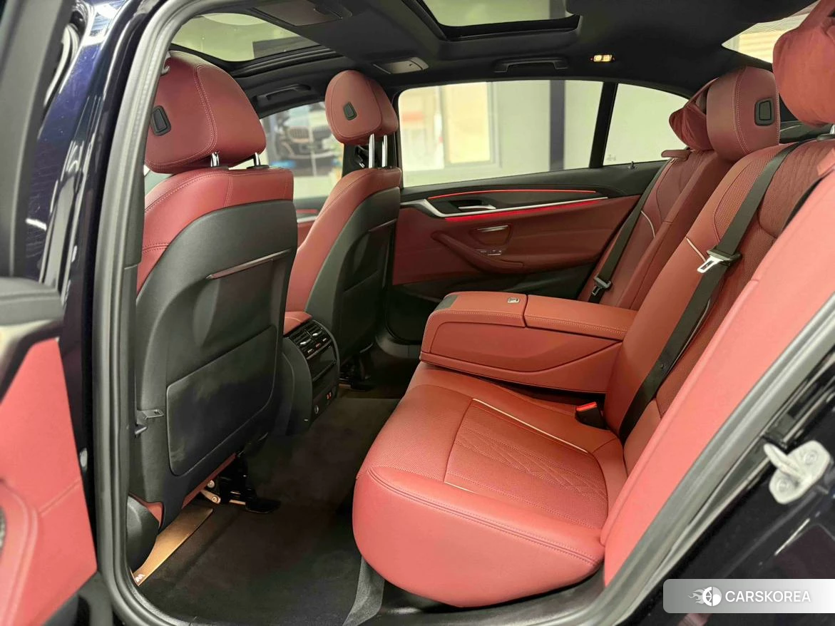 BMW 5 series 2021 Черный из Китая, фото 5